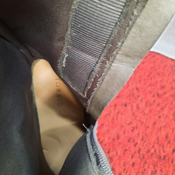 Torrid Women's Booties Sweater Knit Trim Buckle Accent Gray Size 11 - Picture 14 of 14